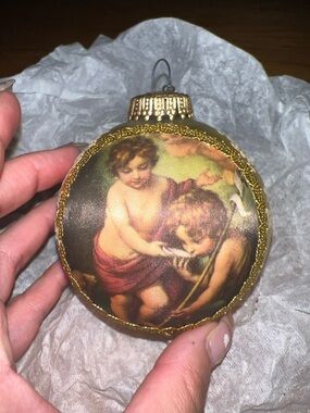 1987 Victorian Angelic Ornament